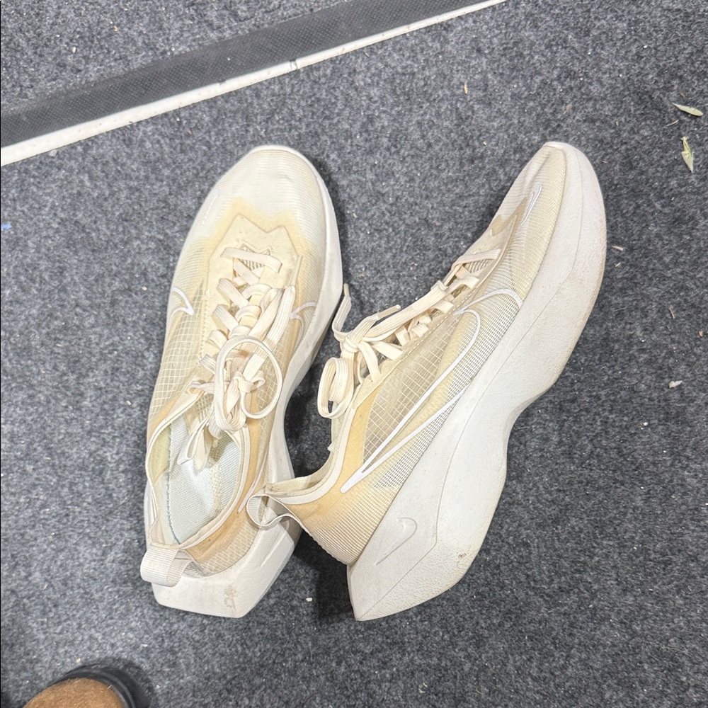 Nike Women's Cream Sneakers - Picture 4 of 5